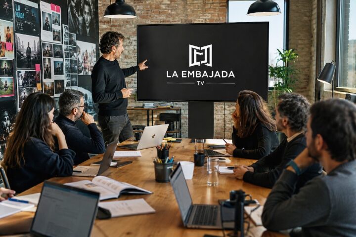 Henneo impulsa La Embajada TV para crear y exportar entretenimiento y ficción
