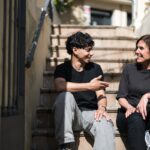 Ossama Mamouni y Laia Serrano en las escaleras de BACstation Vallcarca.