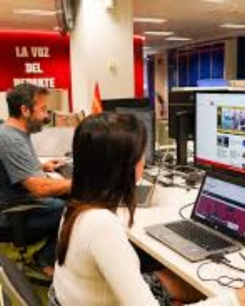 Los cursos son virtuales y pueden hacerse desede cualquier lugar.