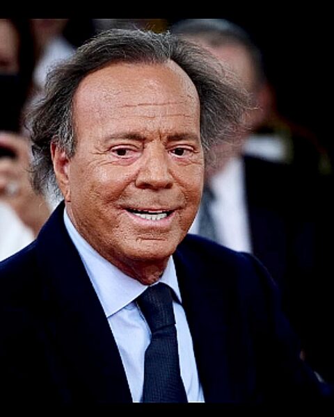 Julio Iglesias. Imagen en redes Sociales