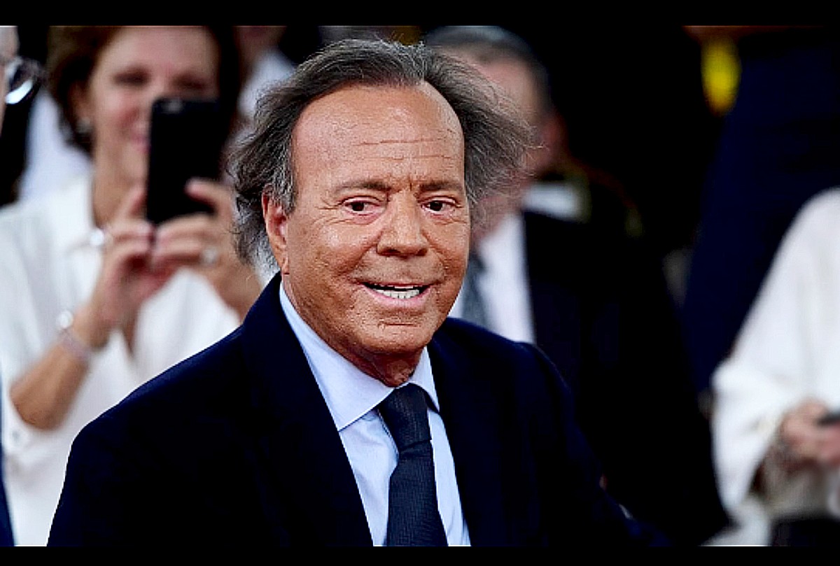 Julio Iglesias. Imagen en redes Sociales