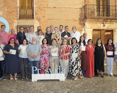 Clausura del Festival de Poesía Prosvida para concienciar sobre el cáncer de próstata.