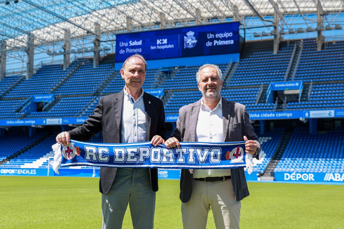 Director médico de HM Hospitales en Galicia, el Dr. Pablo Asensio, y el consejero del RC Deportivo, Carlos Ballesta.
