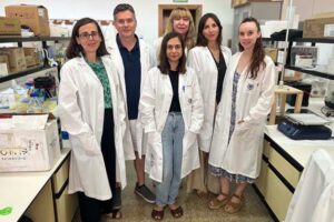El equipo científico de la Universidad de Málaga que investigó la relación entre obesidad, diabetes y alzhéimer.