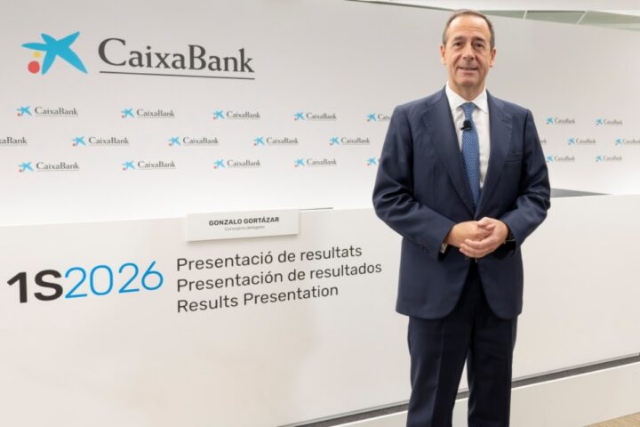 El consejero delegado de CaixaBank, Gonzalo Gortázar, durante la presentación de resultados..