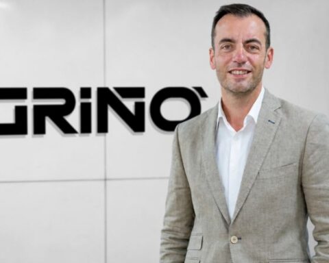 Carlos Parry.