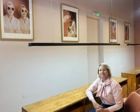 Helena Prats, una emprendedora sénior que recibió un microcrédito de MicroBank.