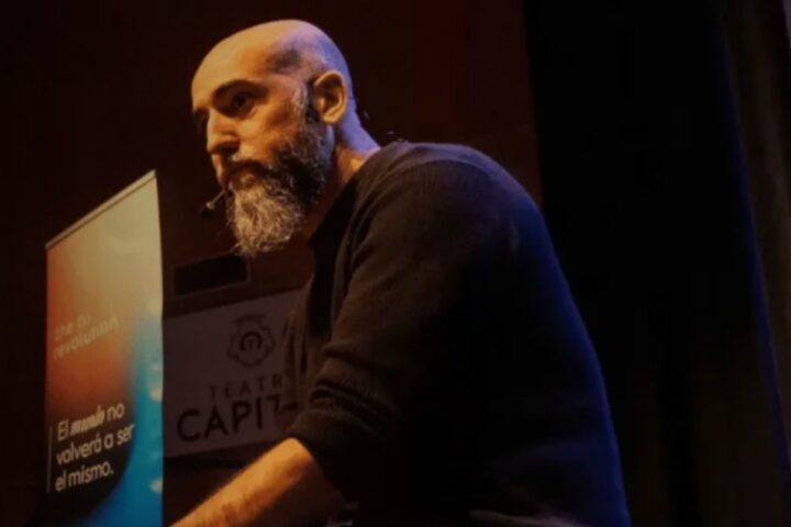 Jon Hernández, divulgador tecnológico y director del máster en Inteligencia Artificial.
