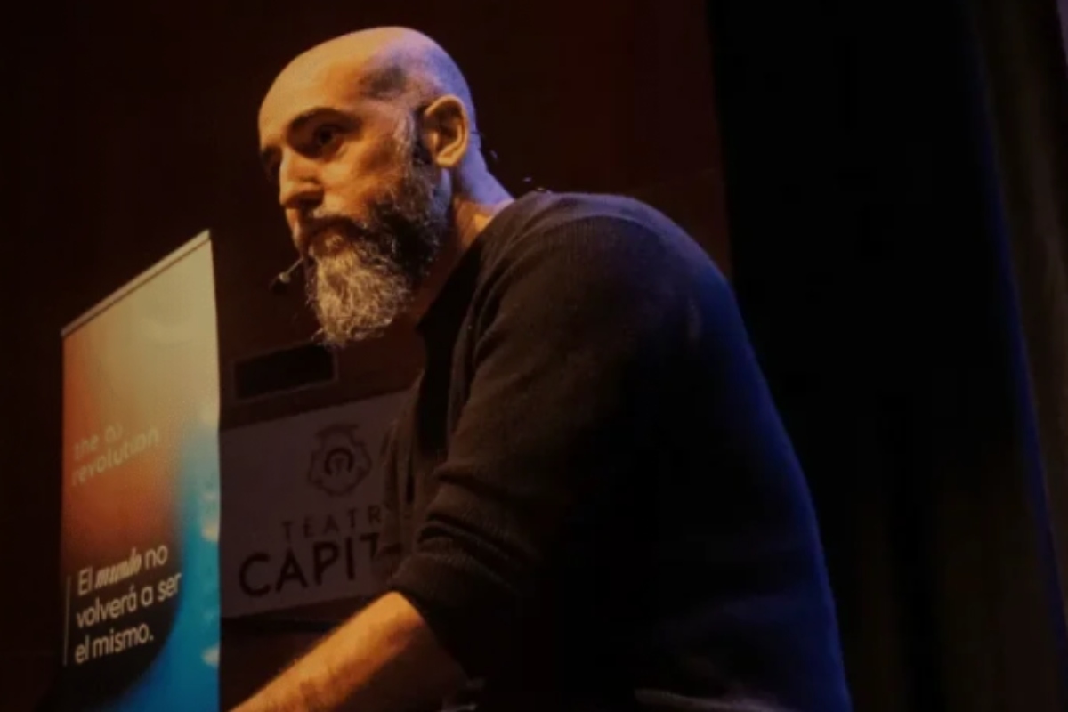 Jon Hernández, divulgador tecnológico y director del máster en Inteligencia Artificial.