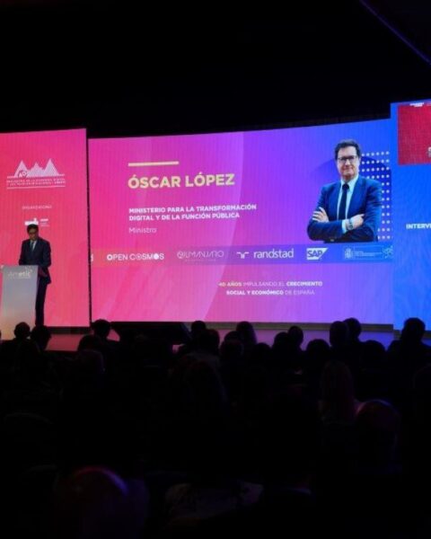 El ministro para la Transformación Digital y de la Función Pública, Óscar López, durante su intervención en el 40 Encuentro de Economía Digital y Telecomunicaciones de AMETIC.