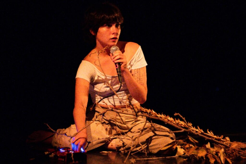 Elsa Moreno presentará su espectáculo de poesía "INMANECER" en Casa Cupra Raval.
