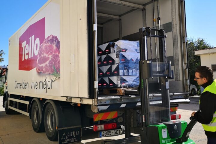 Grupo Tello hizo llegar sus donaciones de alimentos a 11 organizaciones sociales.