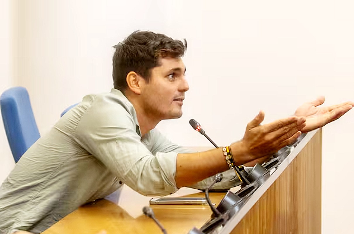 El Congreso retira definitivamente la acreditacion de Vito Quiles