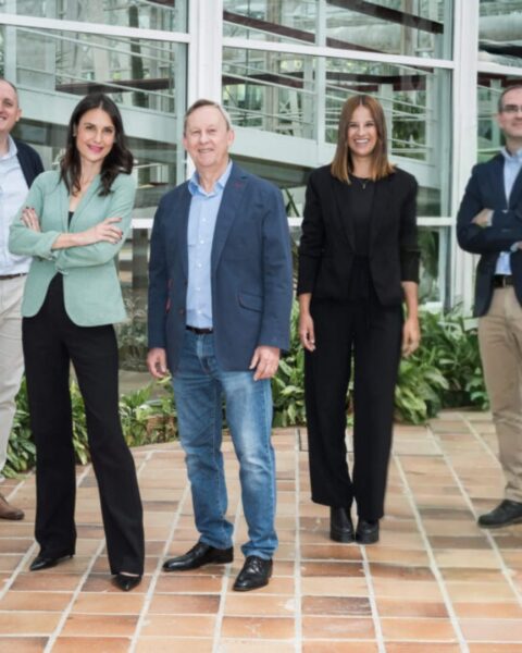El equipo de Peldaño que adiquirió Caloryfrio.com.