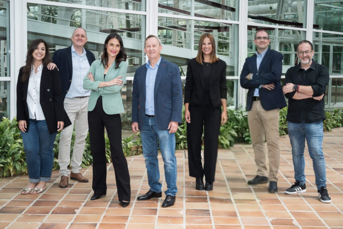 El equipo de Peldaño que adiquirió Caloryfrio.com.