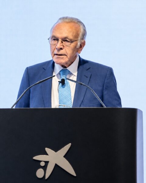 El presidente de CriteriaCaixa, Isidro Fainé, anunció la inversión.