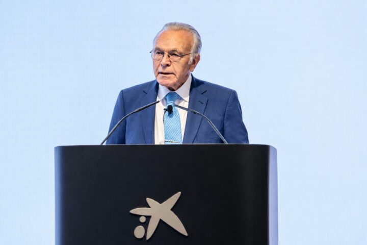 El presidente de CriteriaCaixa, Isidro Fainé, anunció la inversión.