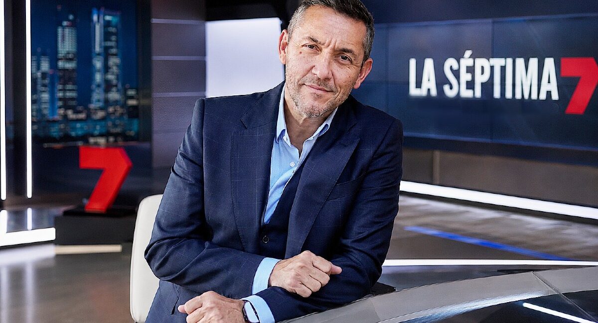 Javier Ruiz en La Séptima (imagen diseñada con herramientas digitales)