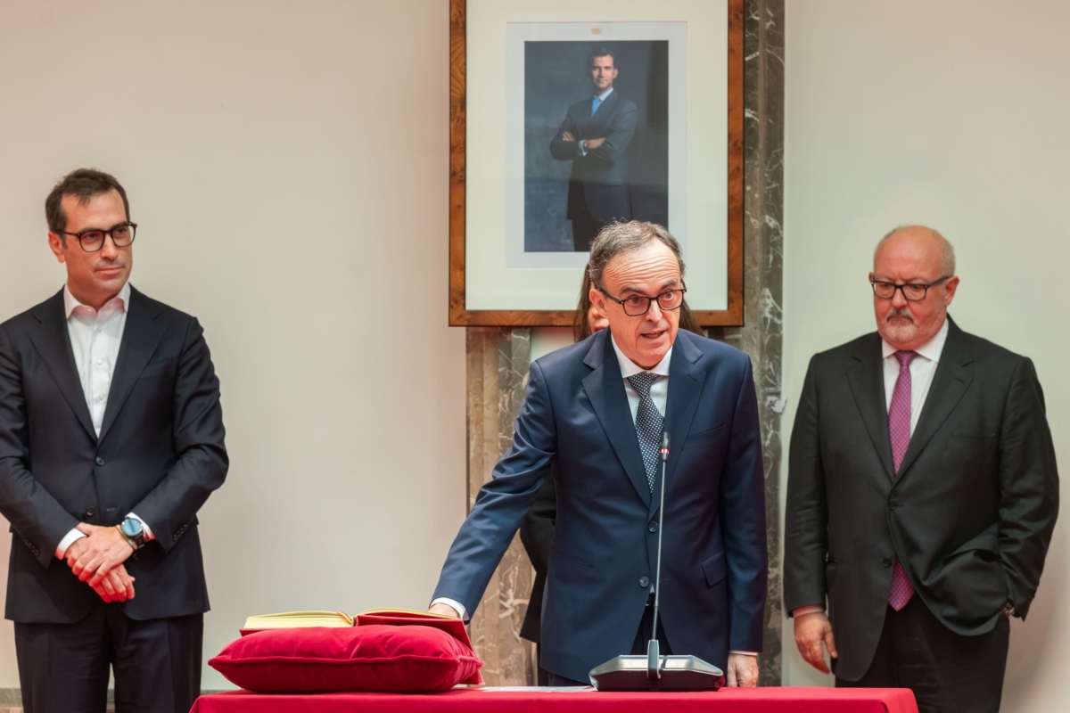 Toma de posesión de Juan José Ganuza.