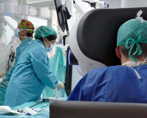 La nueva tencnología Da Vinci para implementar la cirugía robótica pediátrica en Quirónsalud Pozuelo.