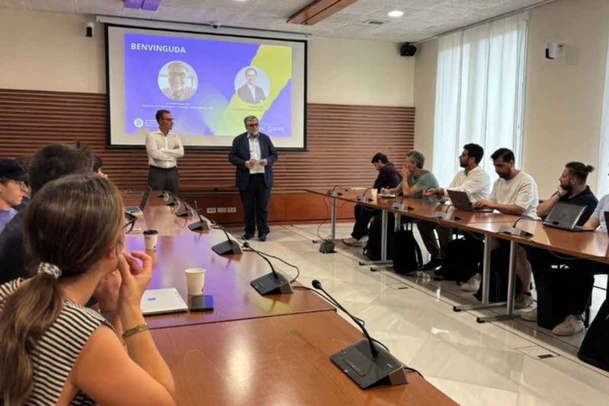 Presentaciòn de las empresas de la UPC que participaràn del programa de financiamiento.