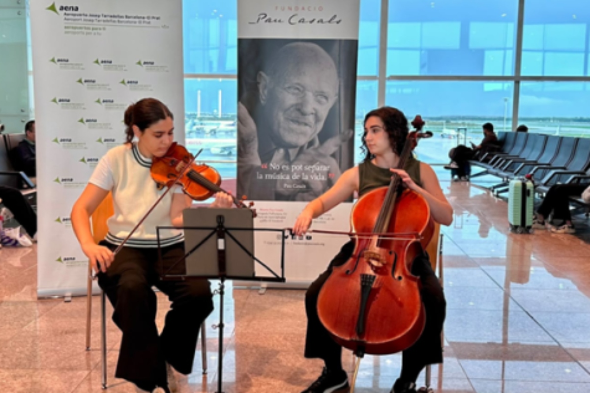 Música en directo para los pasajeros del Aeropuerto Josep Tarradellas Barcelona-El Prat.